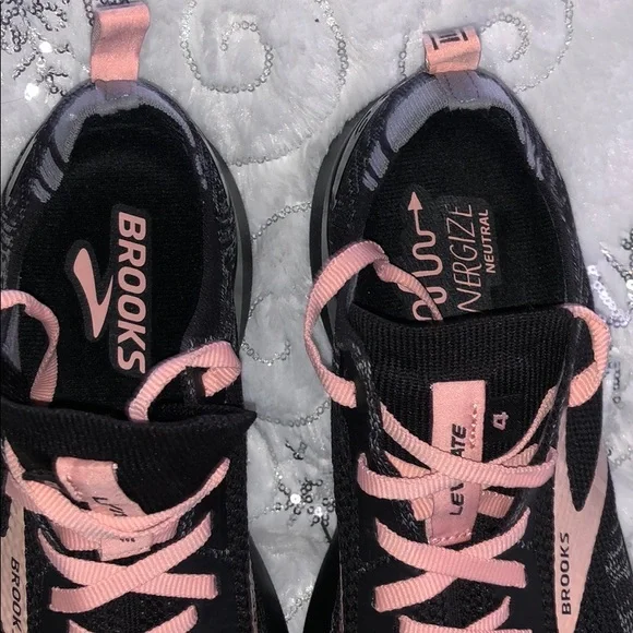 Brooks Levitate 4 Running Shoe *barely worn* only on treadmill - Picture 8 of 16